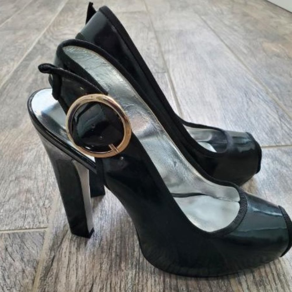 Jessica Simpsons patent leather size 7.5